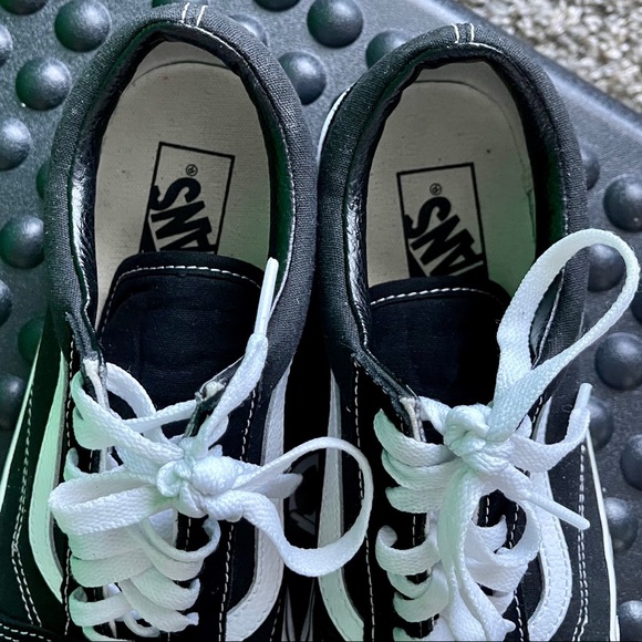 Classic Vans Sneakers - Like New - Mens Size 7.5/Womens Size 9 - Worn Only Once - Picture 4 of 6